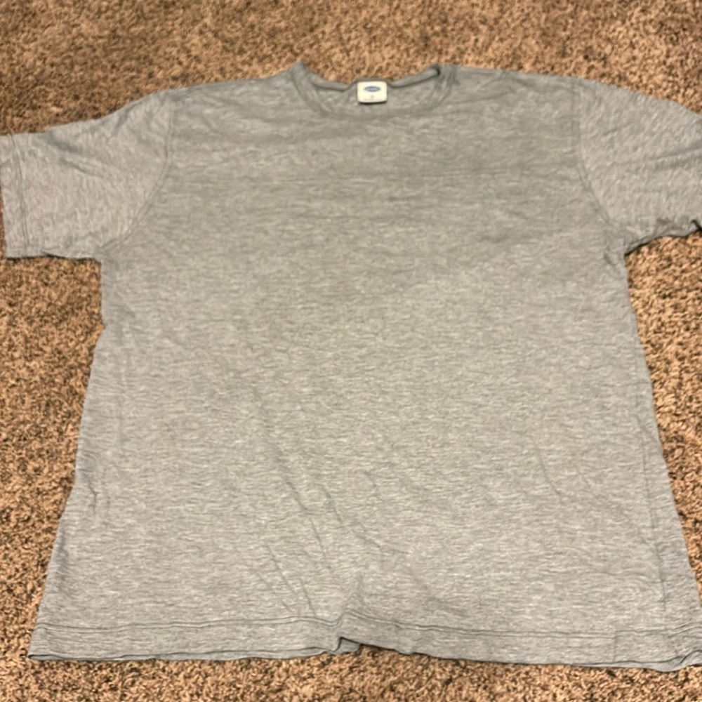Old navy grey tshirt size medium